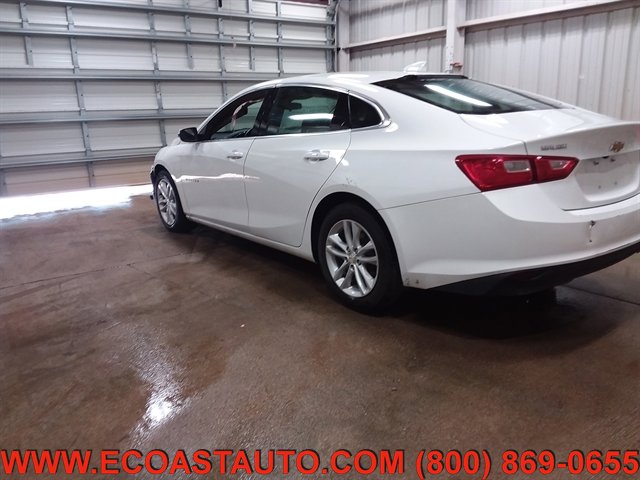 Used 2017 Chevrolet Malibu LT image 2