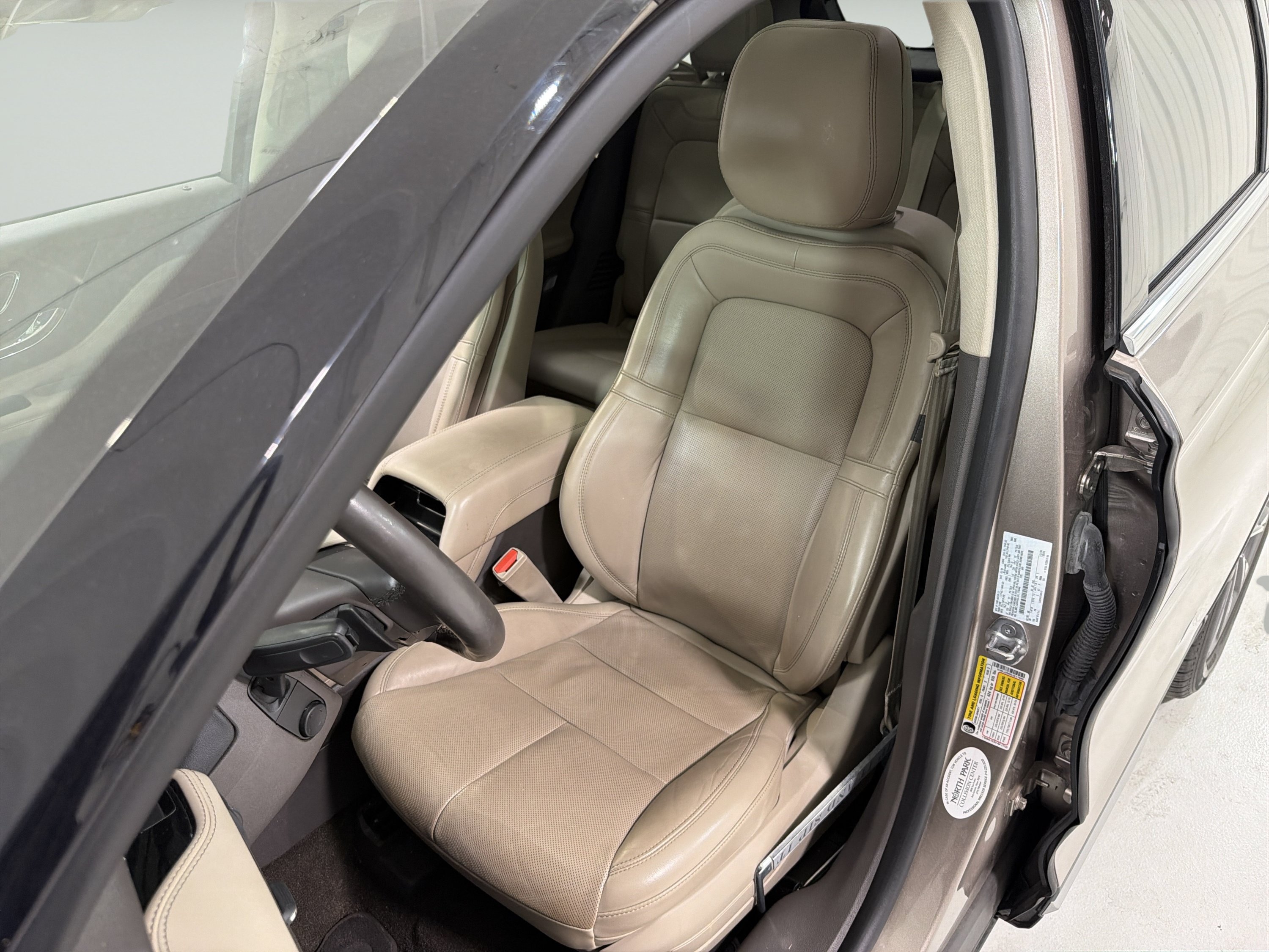 Used 2020 Lincoln Corsair Reserve w/ Equipment Group 201A AWD/4WD image 10