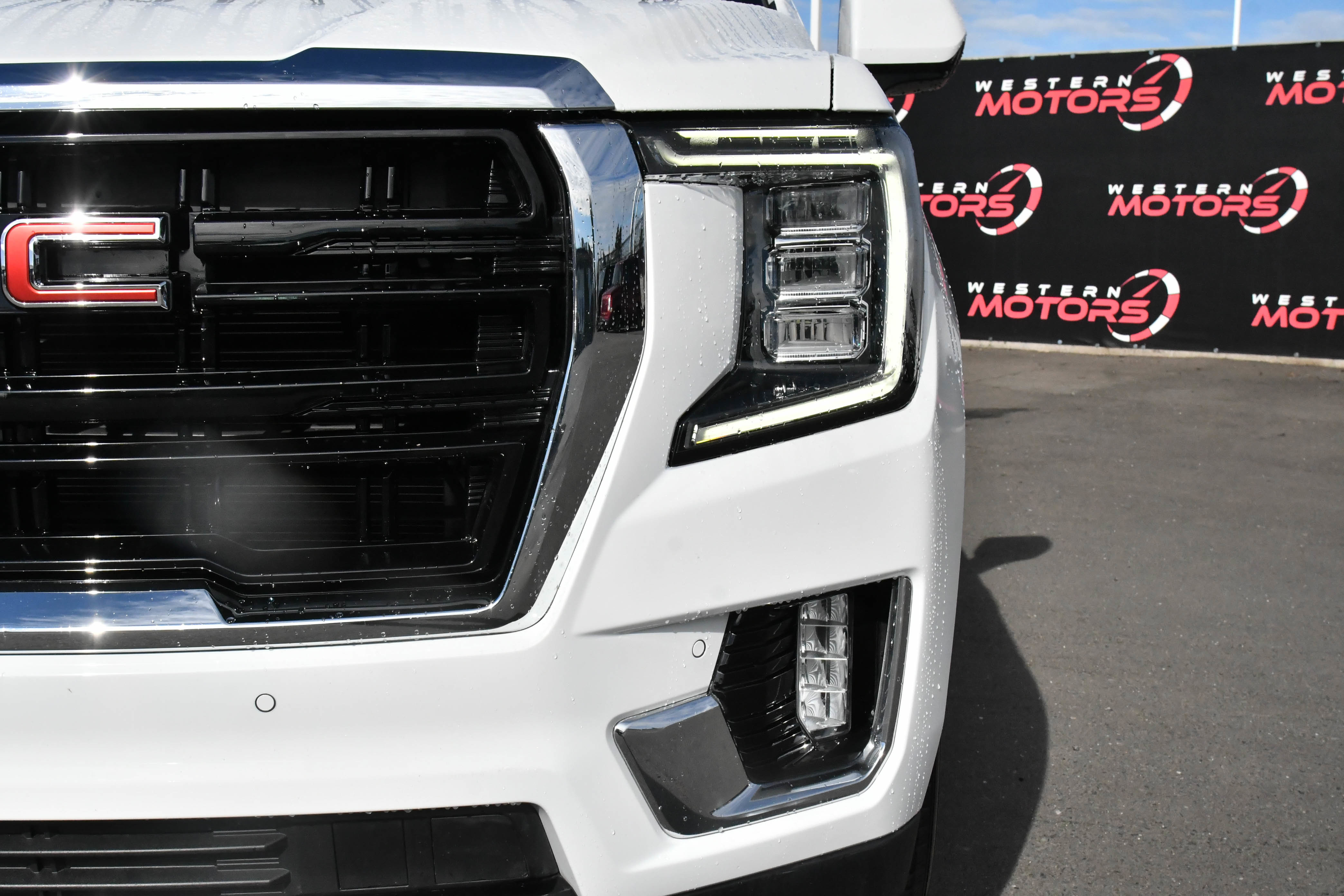 Used 2023 GMC Yukon XL SLE RWD image 11