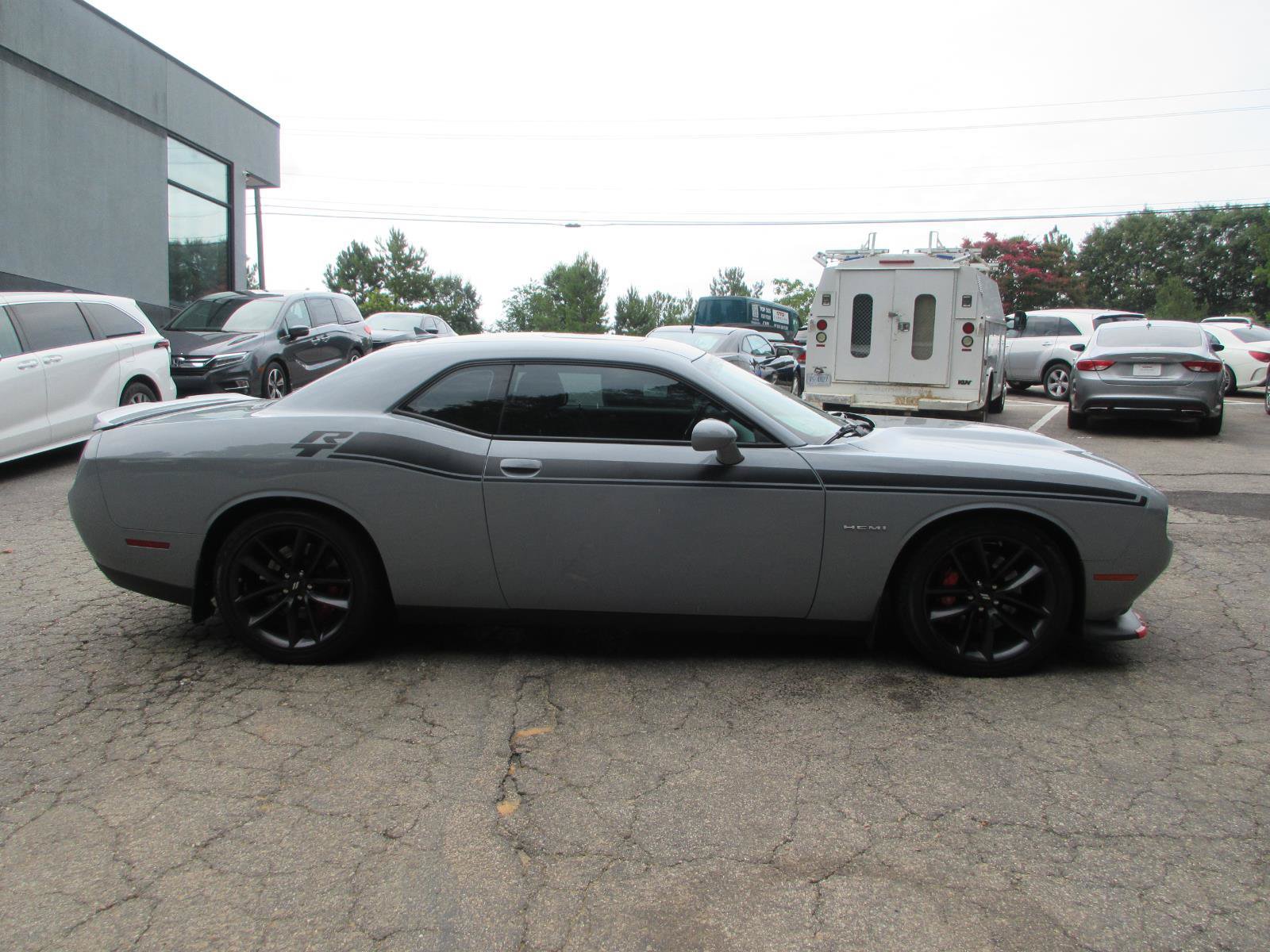 Used 2022 Dodge Challenger R/T w/ Performance Handling Group RWD image 4