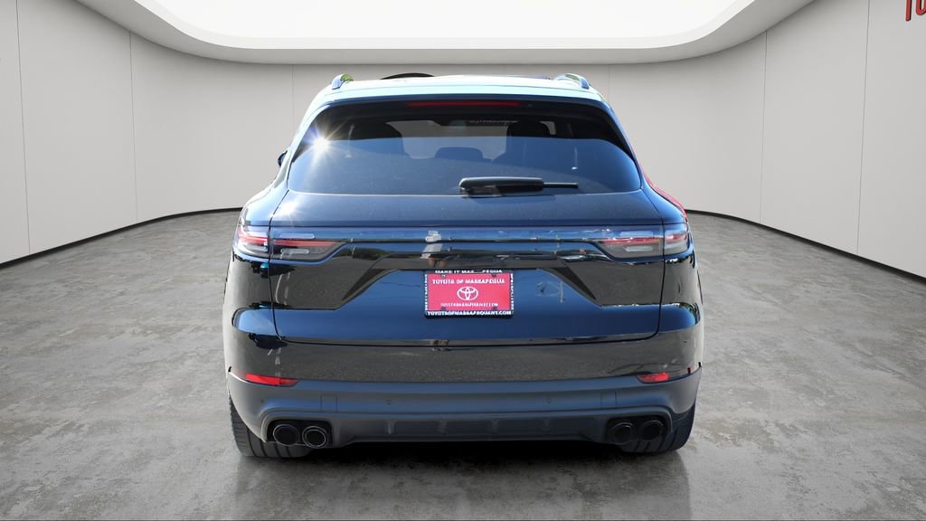 Used 2022 Porsche Cayenne Platinum Edition AWD/4WD image 4