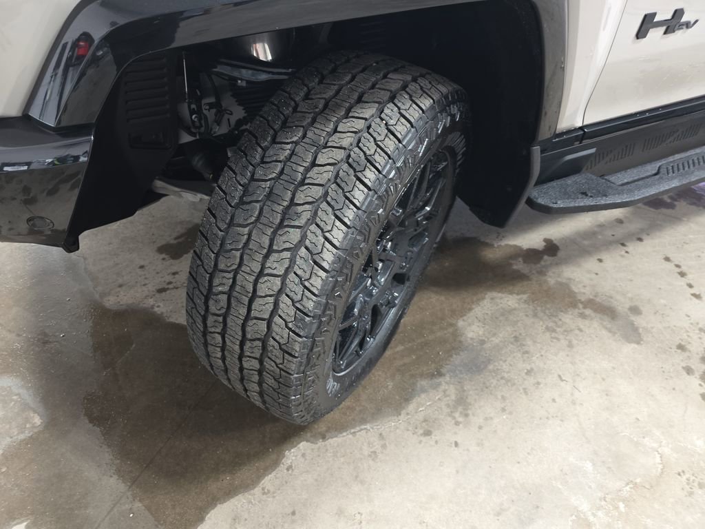 New 2026 GMC Hummer EV SUV w/ LPO, Dark Essentials Package image 34