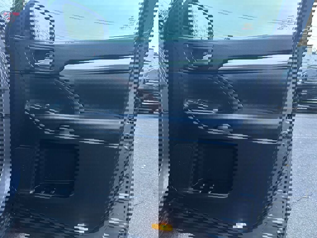 Used 2019 Toyota Highlander XLE image 32