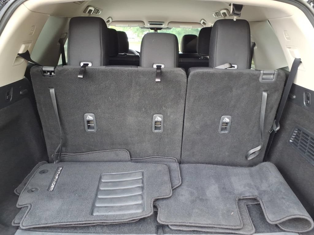 Used 2025 Nissan Pathfinder SV AWD/4WD image 23