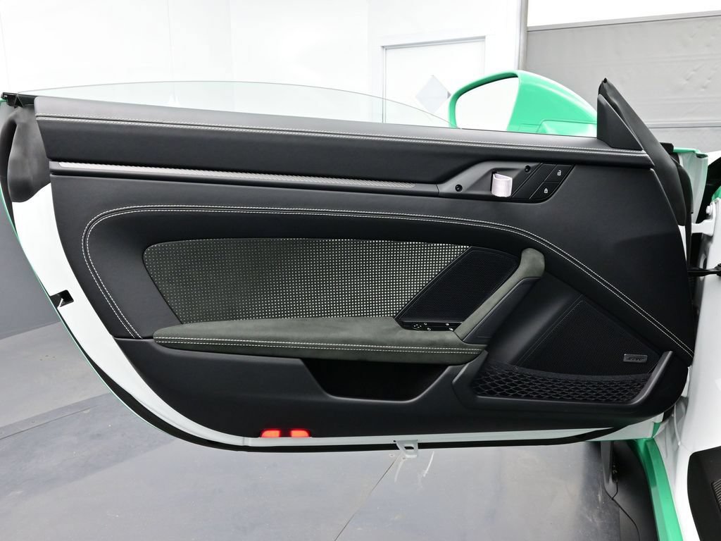 Certified 2025 Porsche 911 GT3 RS RWD image 7