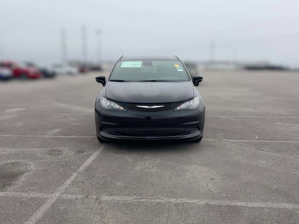 New 2026 Chrysler Voyager LX image 2