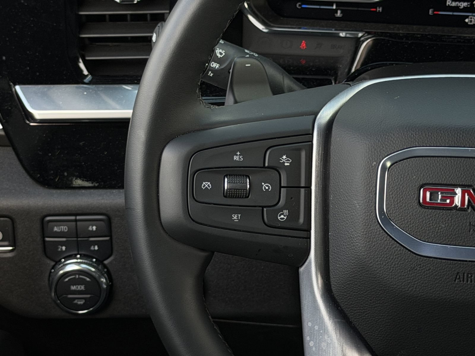 Used 2025 GMC Sierra 1500 SLT AWD/4WD image 17