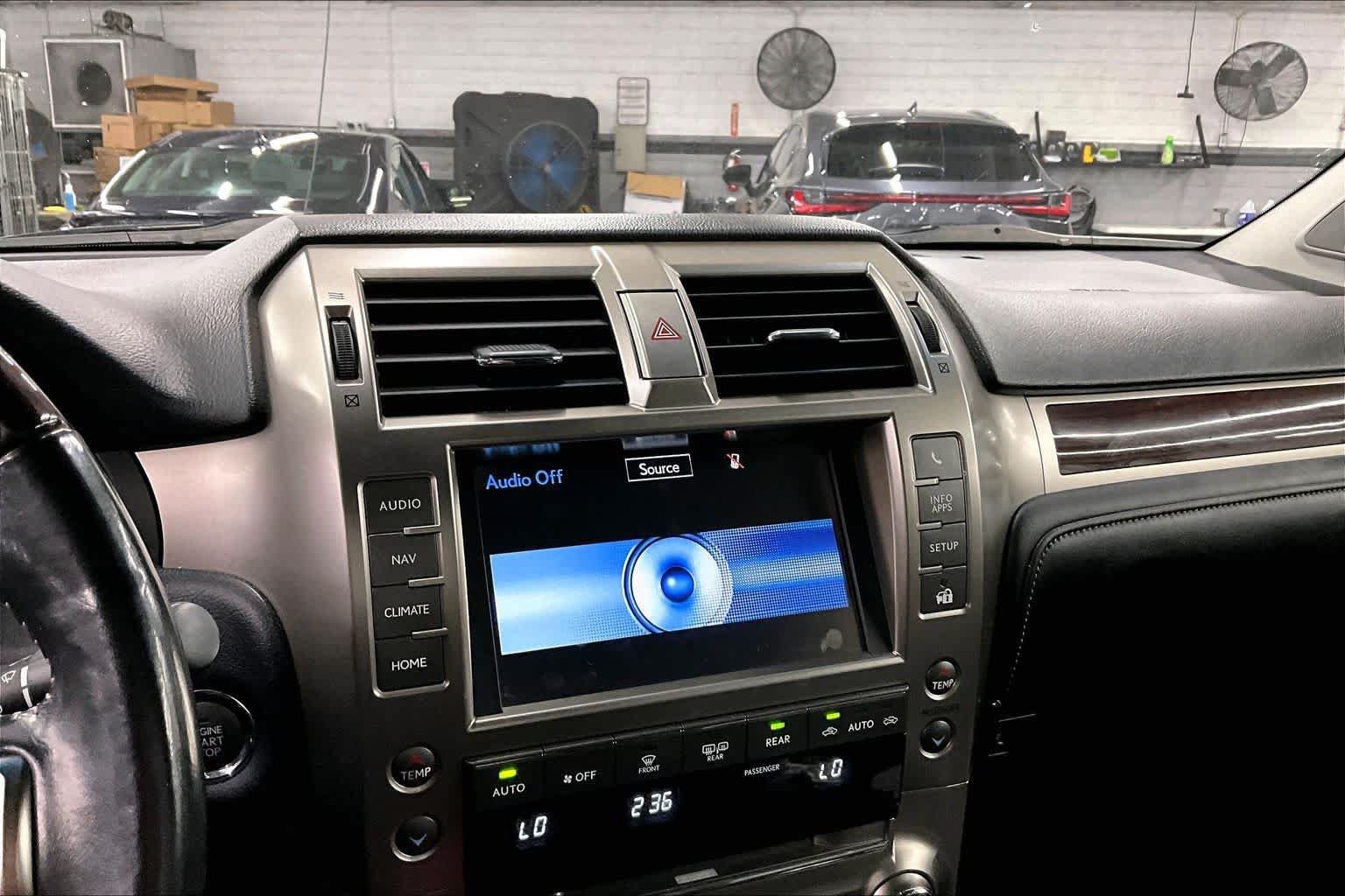 Used 2017 Lexus GX 460 Premium w/ Premium Package AWD/4WD image 34