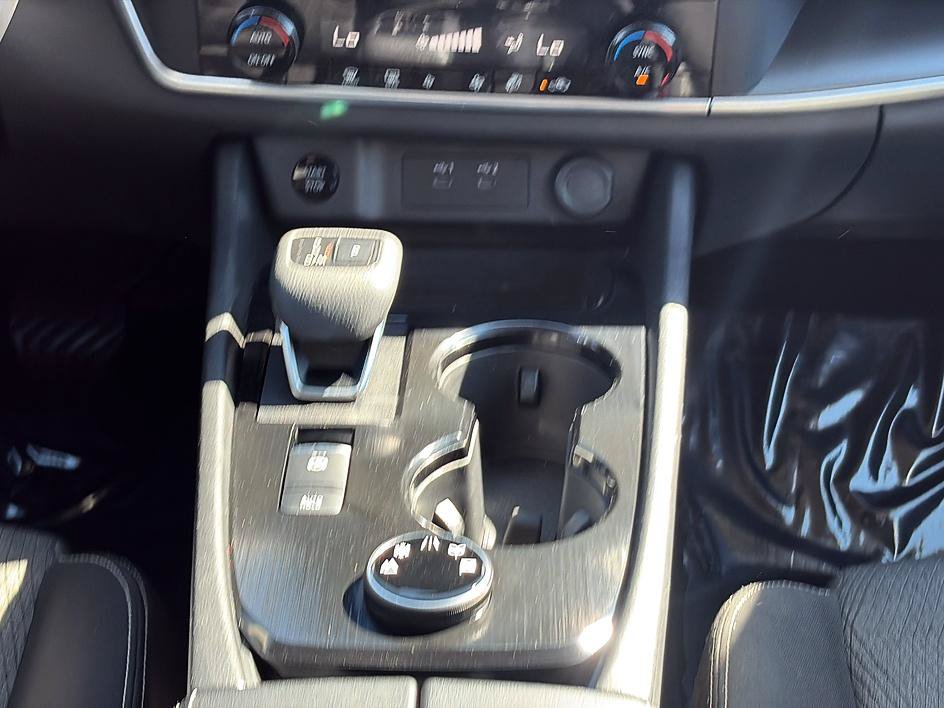 Certified 2025 Nissan Rogue SV AWD/4WD image 33
