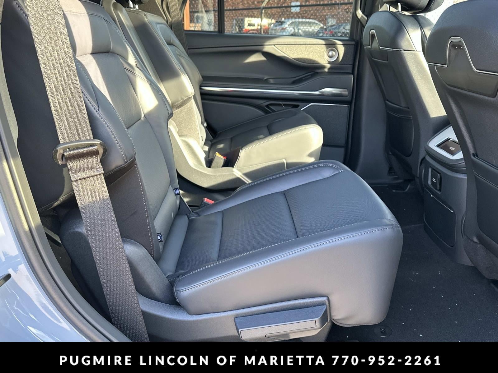 New 2025 Lincoln Navigator Reserve w/ Jet Appearance Package AWD/4WD image 15