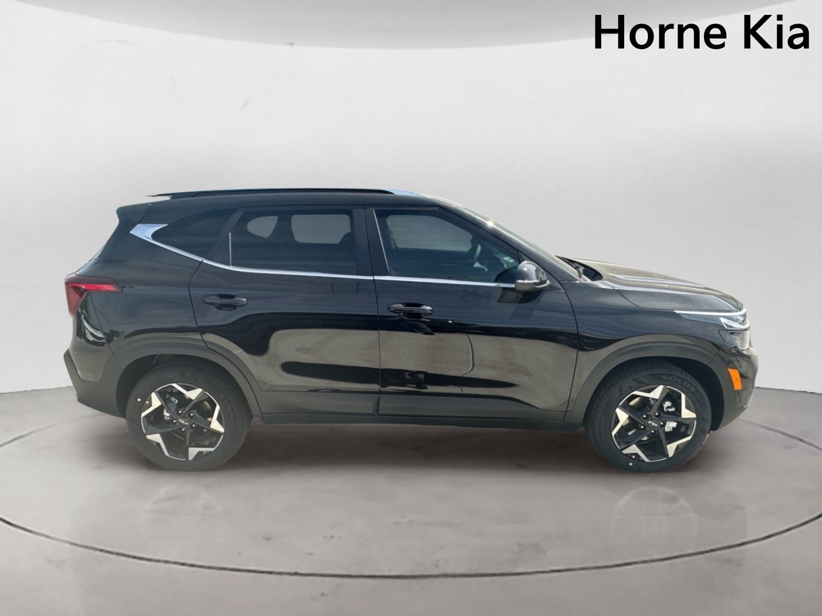 New 2026 Kia Seltos EX FWD image 3