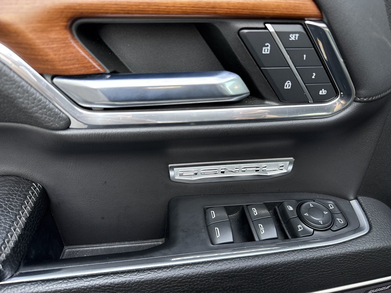 Used 2022 GMC Sierra 1500 Denali AWD/4WD image 6