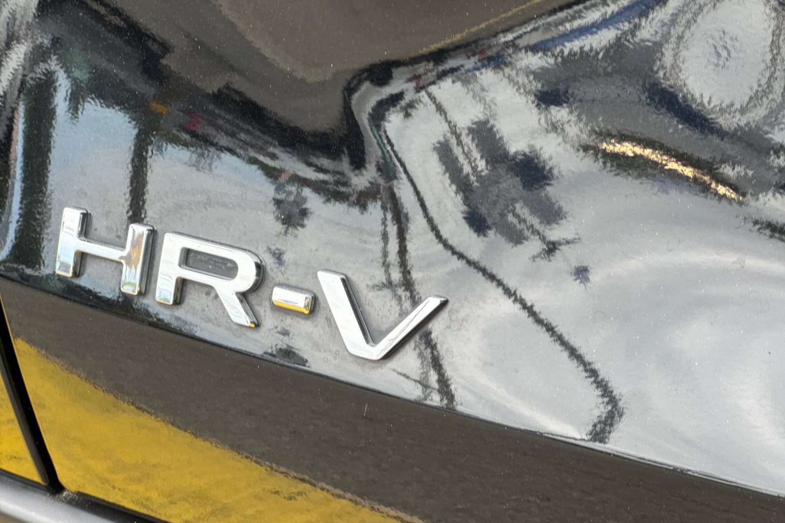 Certified 2025 Honda HR-V LX image 27