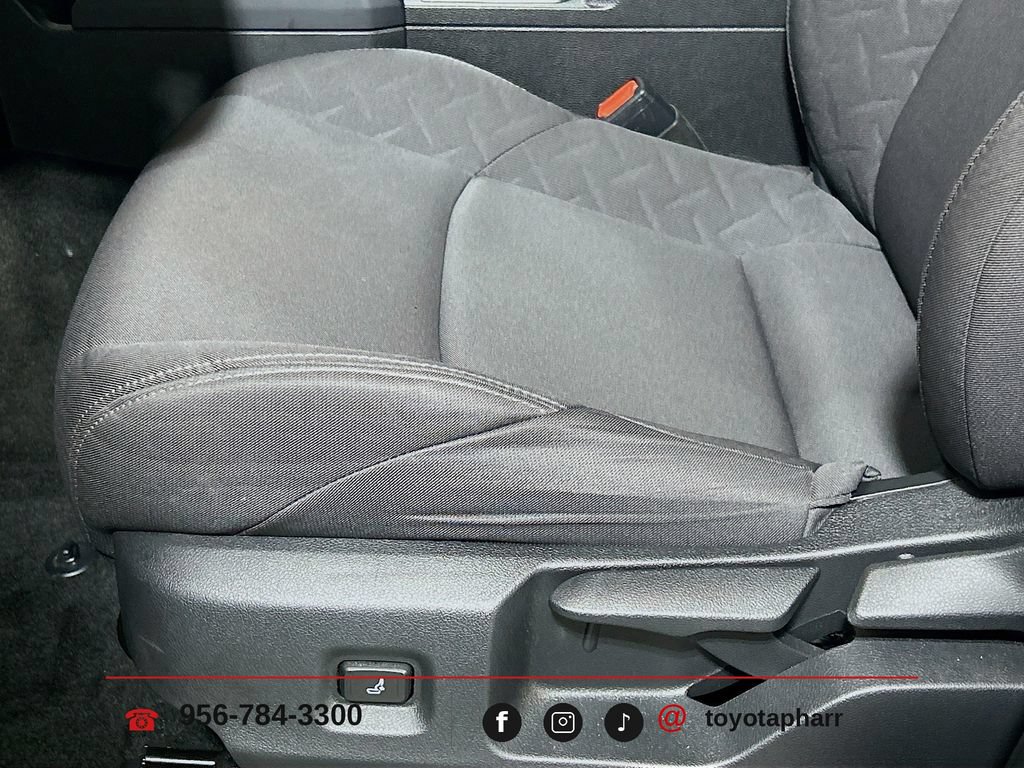 Used 2025 Toyota Tacoma SR5 AWD/4WD image 17