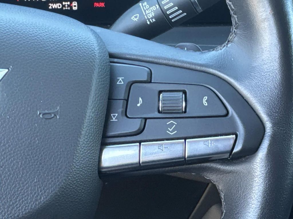 Used 2024 Cadillac XT4 Premium Luxury image 9