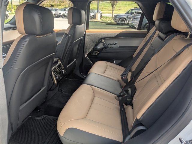 Used 2025 Land Rover Range Rover Sport Dynamic SE image 18