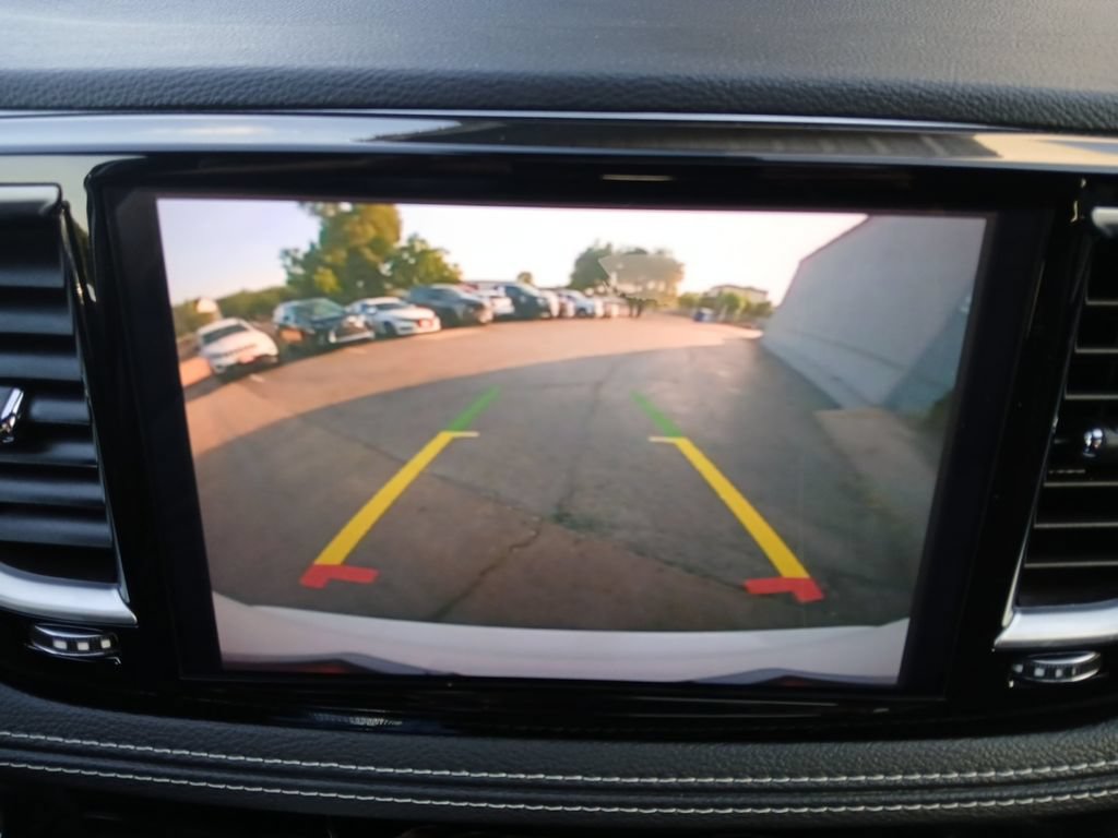 Used 2026 Chrysler Pacifica Limited w/ S Appearance Package FWD image 9