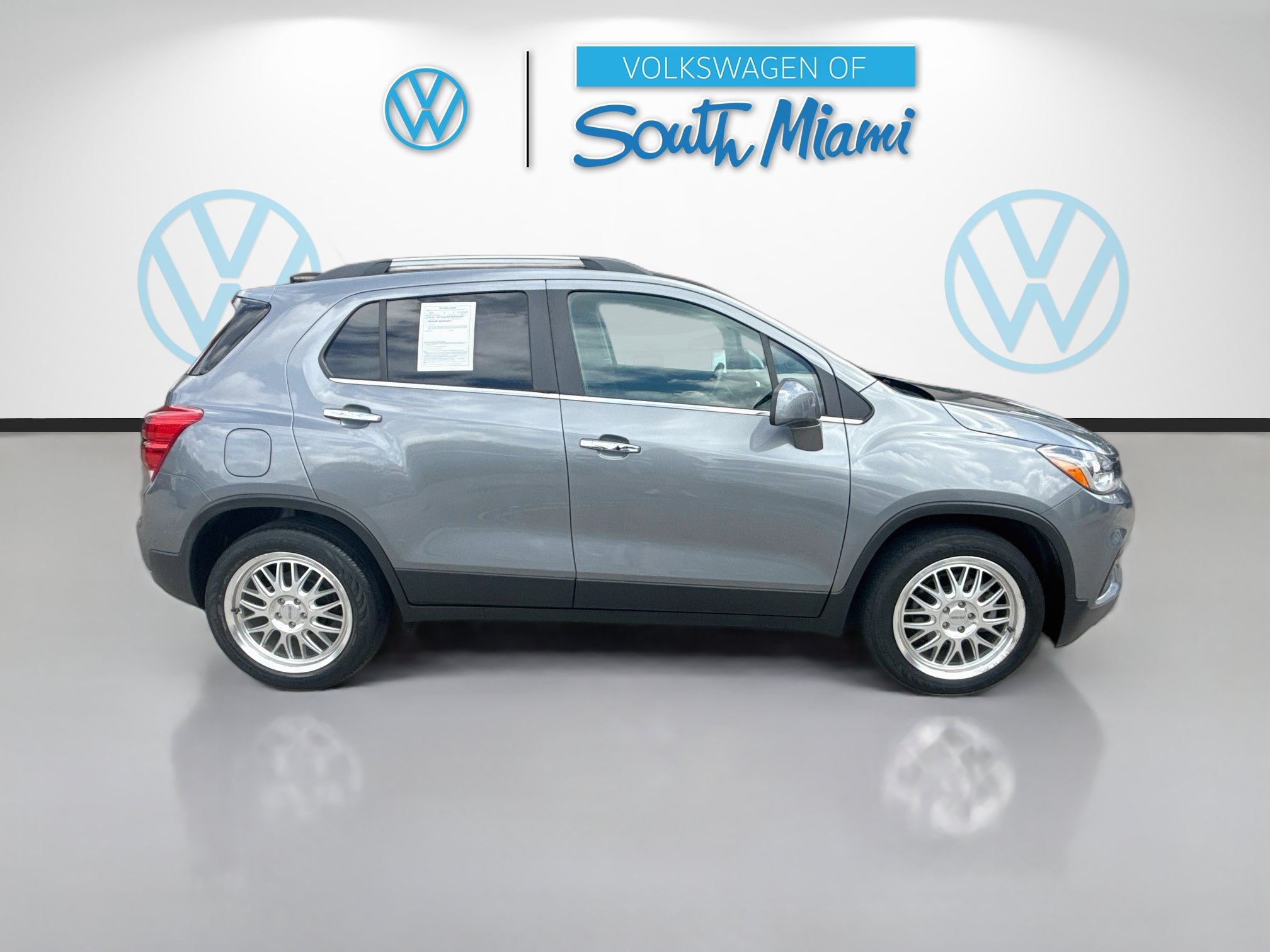 Used 2020 Chevrolet Trax LT w/ Driver Confidence Package FWD image 8