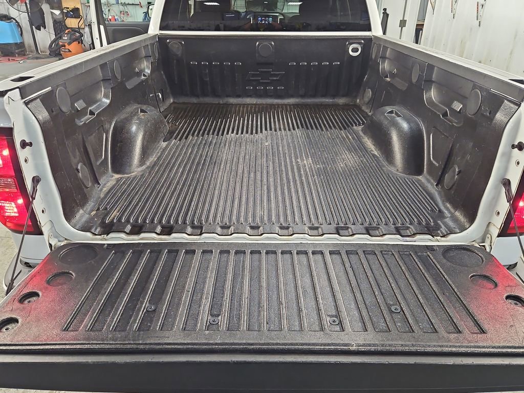 Used 2018 Chevrolet Silverado 1500 LT w/ All Star Edition AWD/4WD image 27