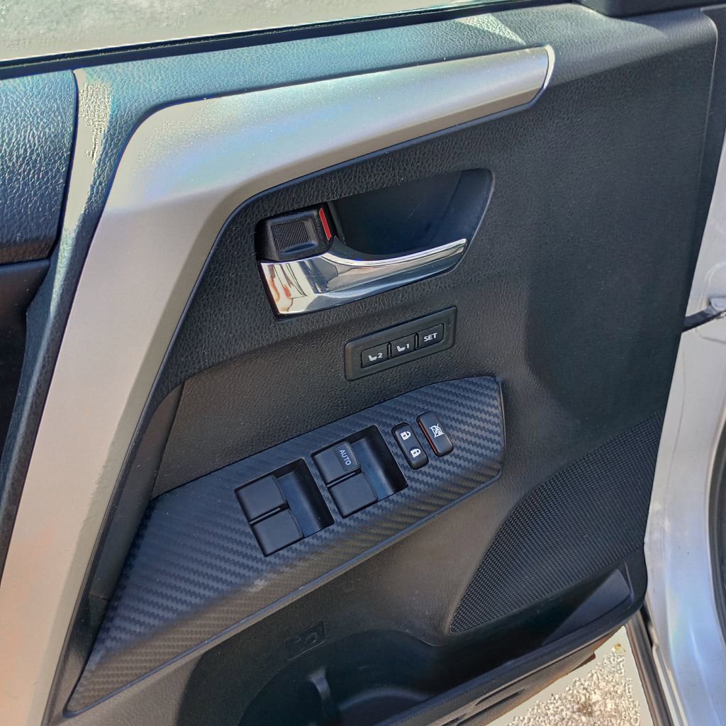 Used 2014 Toyota RAV4 Limited w/ Technology Package image 12