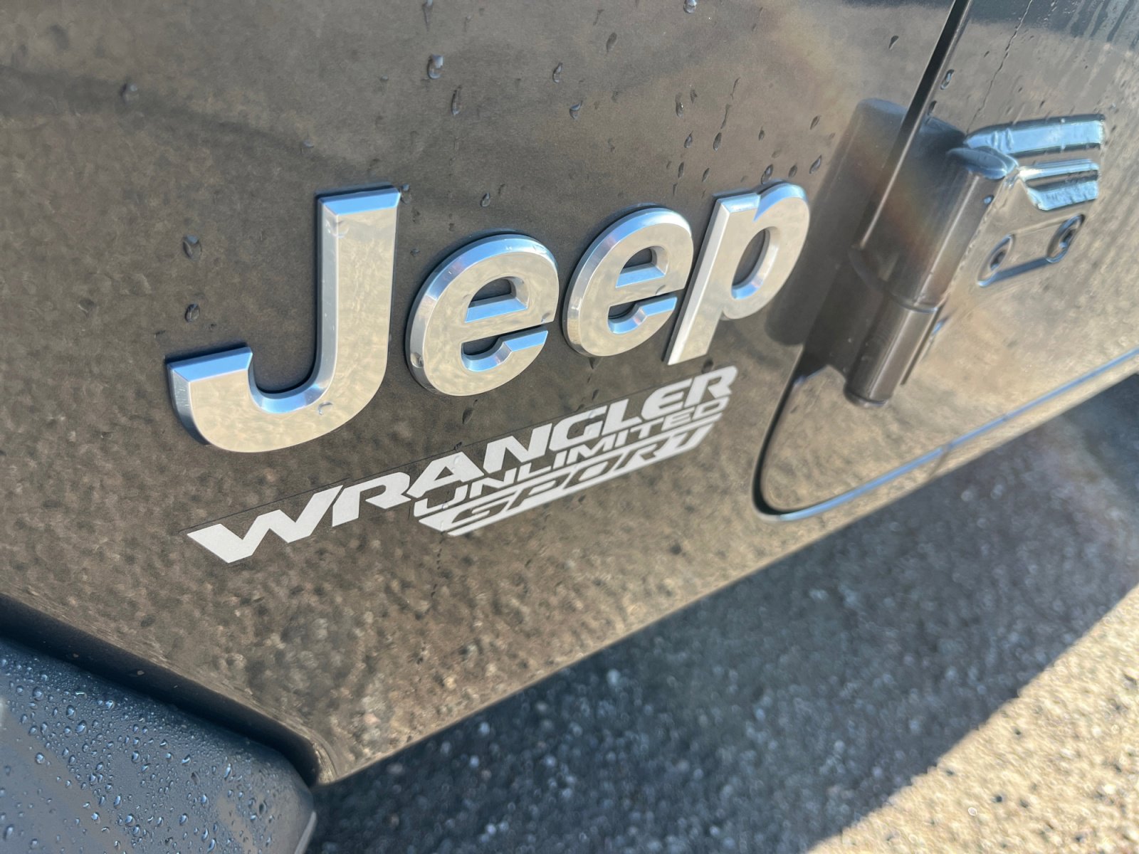 Used 2018 Jeep Wrangler Unlimited Sport image 24