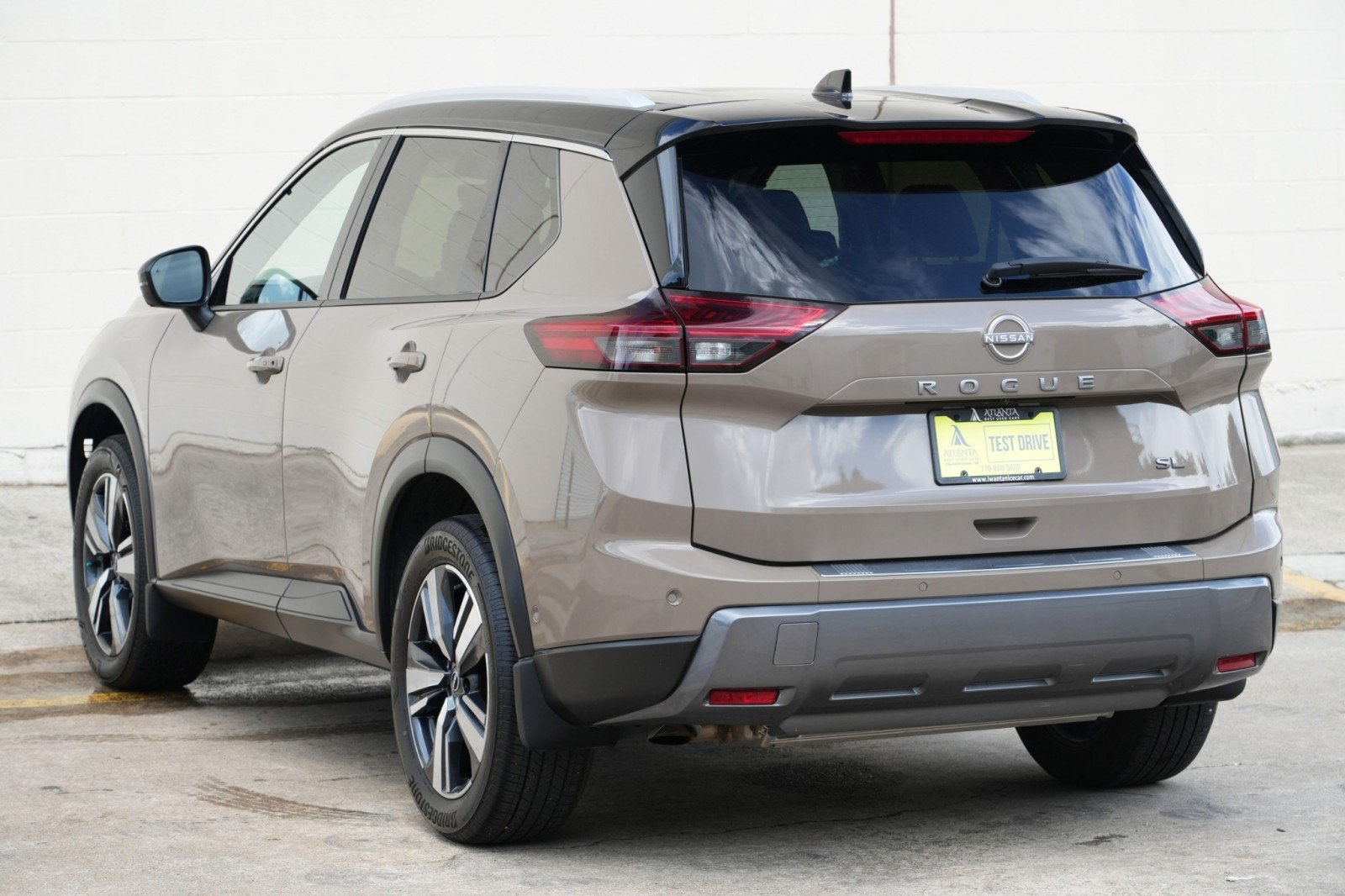 Used 2024 Nissan Rogue SL w/ SL Premium Package FWD image 50