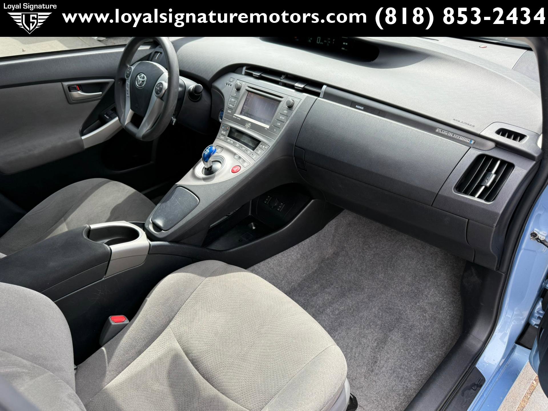 Used 2015 Toyota Prius Prime Plug-In Hybrid image 28