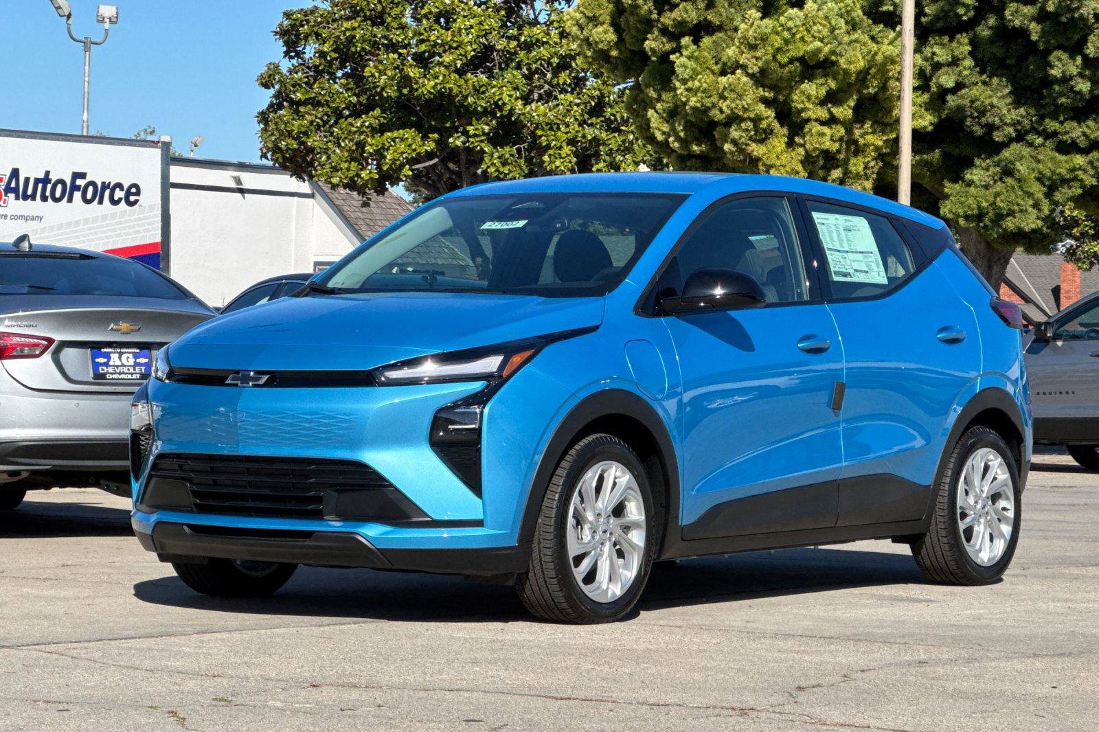 New 2027 Chevrolet Bolt LT w/ Comfort Package FWD image 9