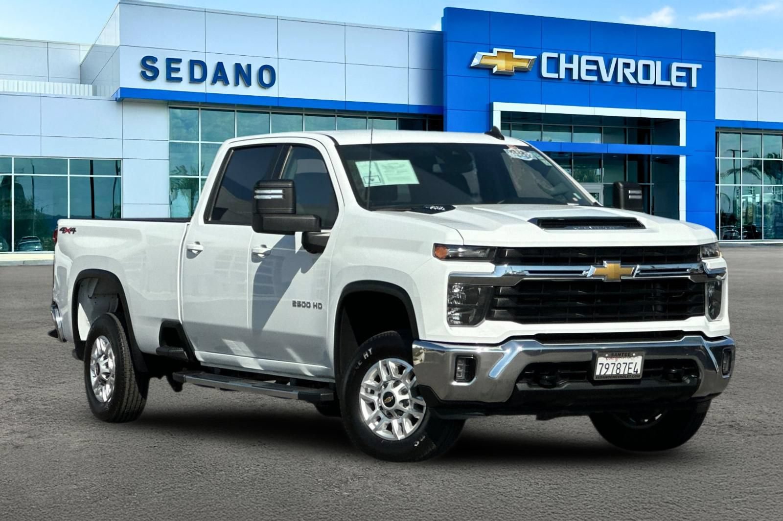 Used 2025 Chevrolet Silverado 2500 LT w/ Convenience Package AWD/4WD image 2