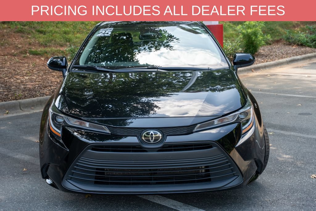 Certified 2025 Toyota Corolla LE FWD image 2