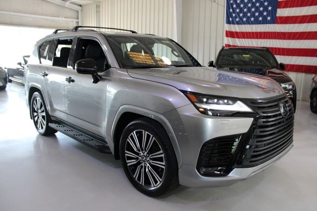 Used 2024 Lexus LX 600 4WD w/ Appearance Package image 47