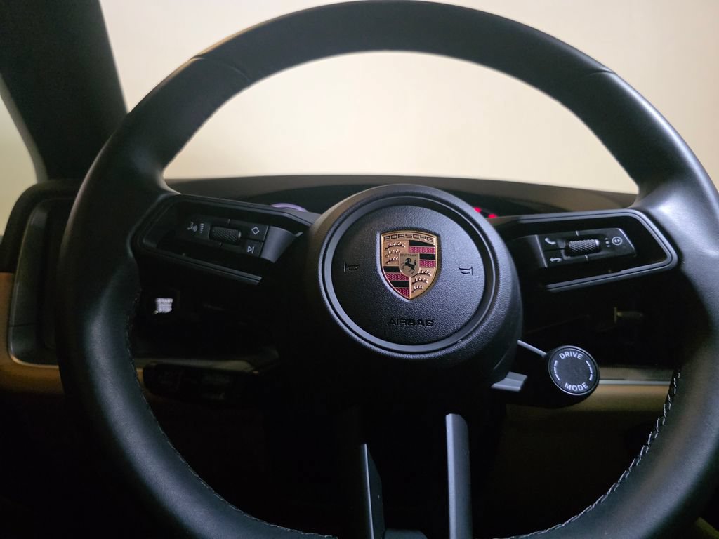 Certified 2026 Porsche Cayenne AWD/4WD image 26