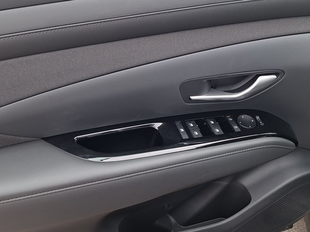 New 2026 Hyundai Tucson Limited AWD/4WD image 9