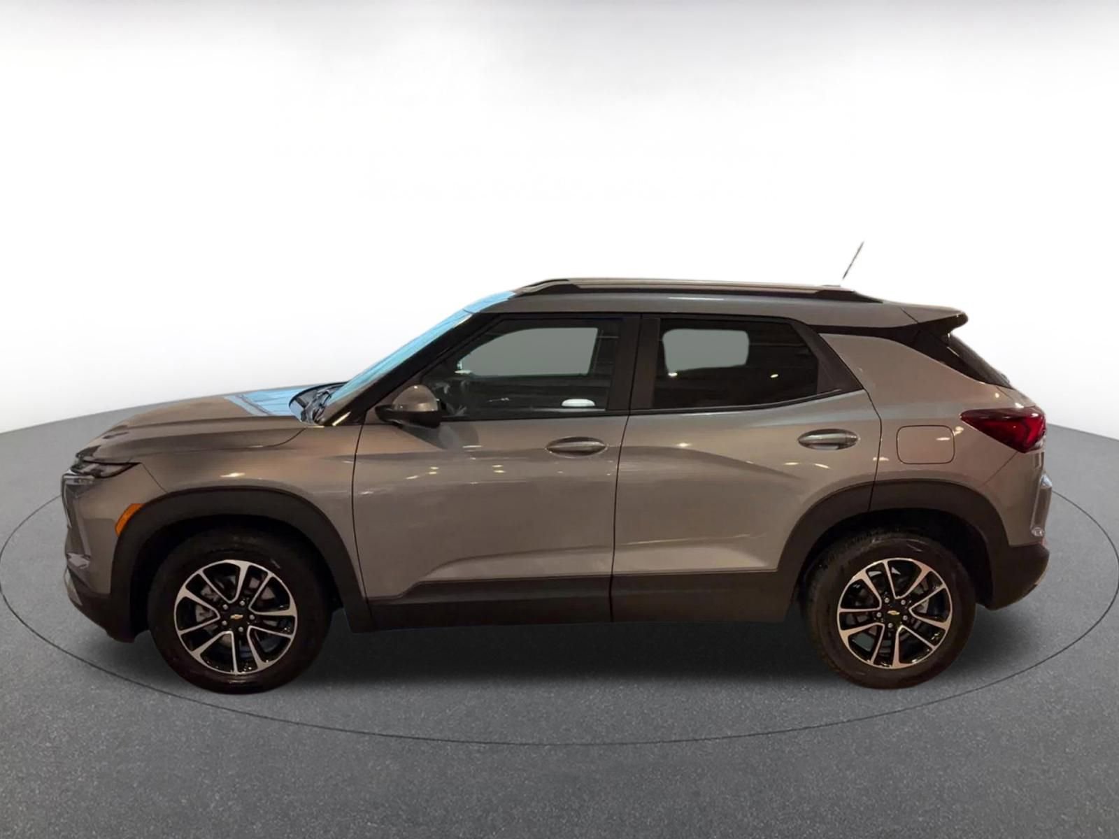 Used 2025 Chevrolet TrailBlazer LT image 9