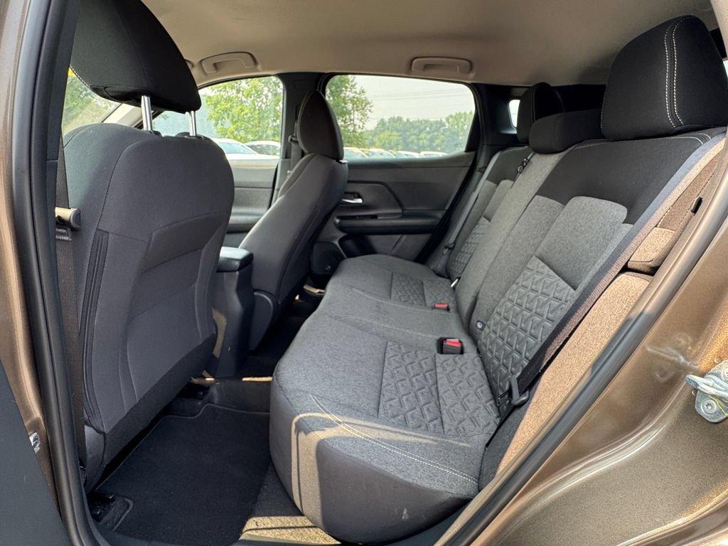 Used 2025 Nissan Kicks SV AWD/4WD image 36
