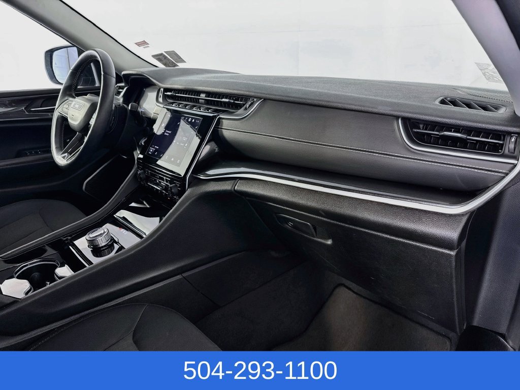Used 2022 Jeep Grand Cherokee L Laredo w/ Luxury Tech Group I RWD image 31