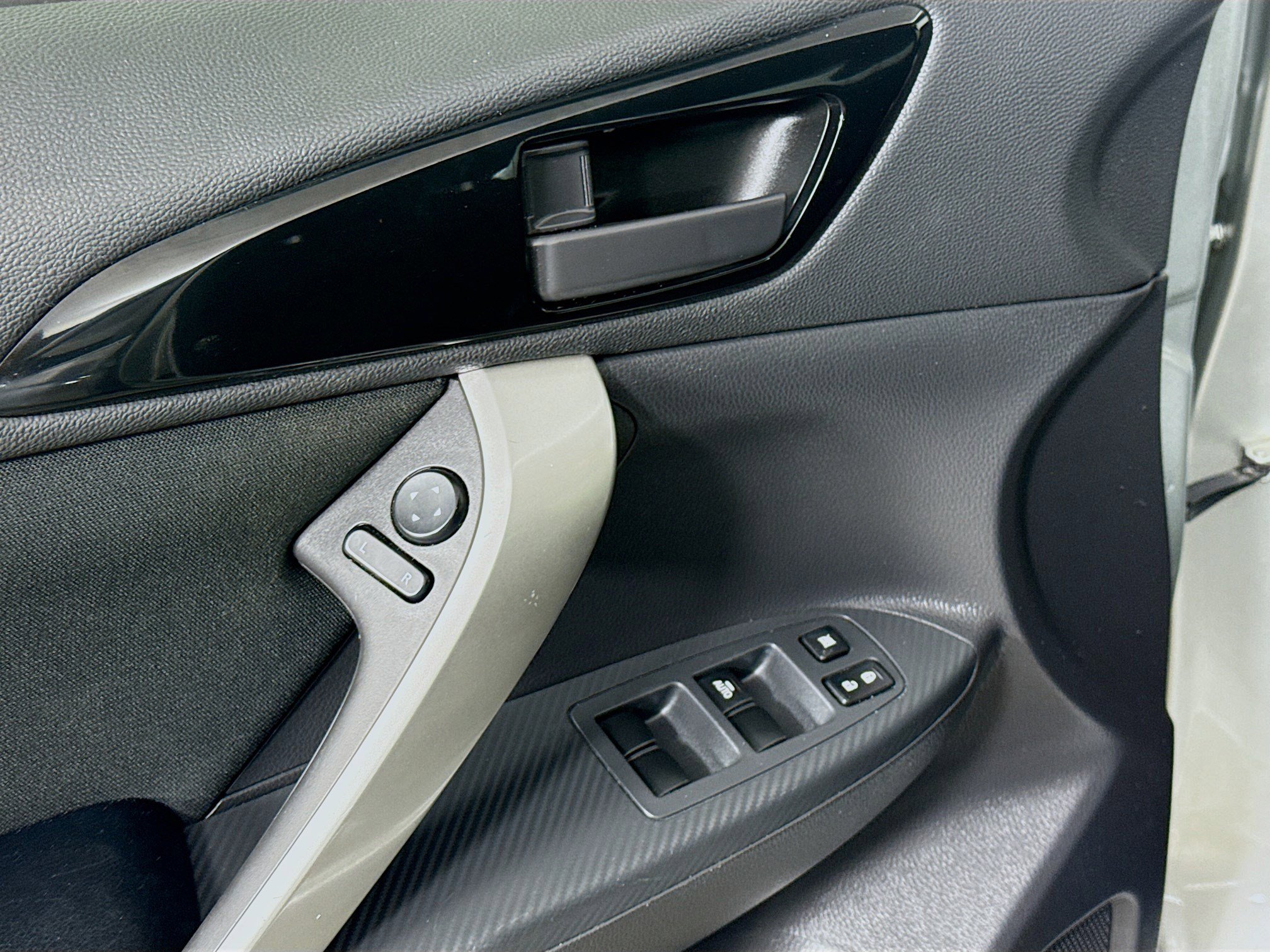 Used 2025 Mitsubishi Eclipse Cross ES image 23