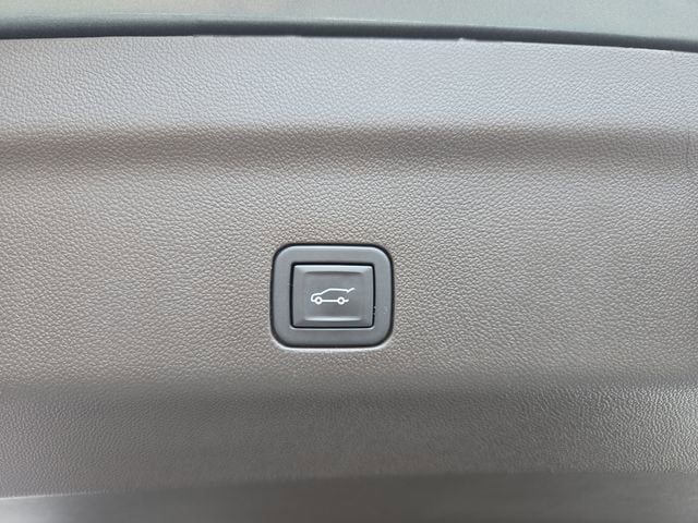 Used 2024 GMC Yukon XL Denali AWD/4WD image 35