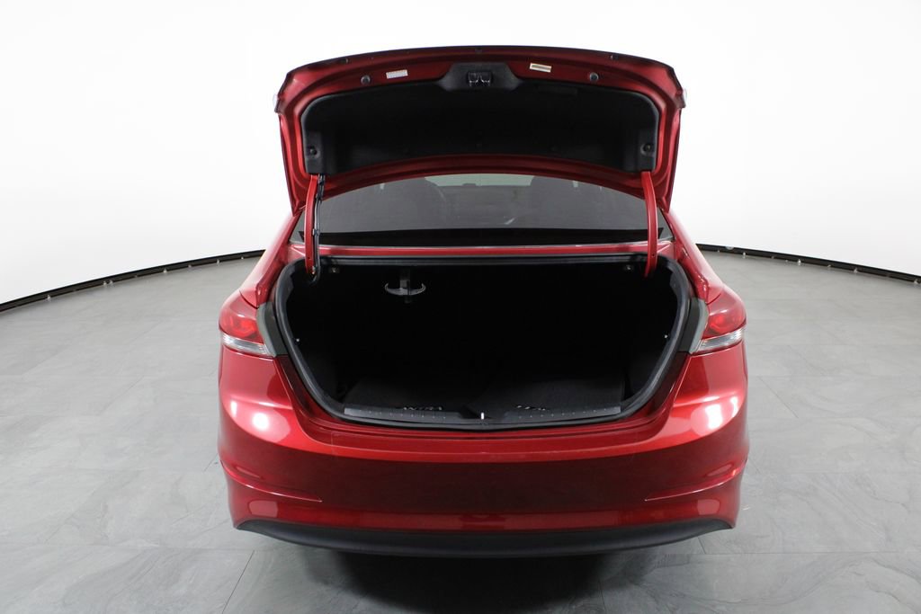 Used 2017 Hyundai Elantra SE w/ Cargo Package image 15