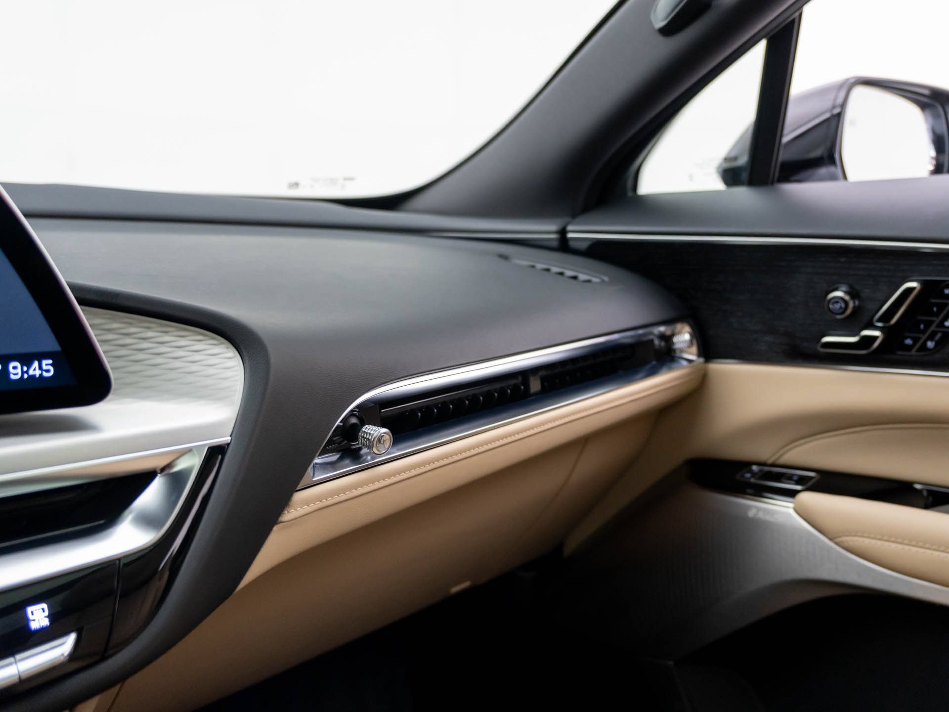 Certified 2026 Cadillac Lyriq Signature Luxury w/ Nappa Leather Package AWD/4WD image 31