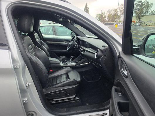 Used 2019 Alfa Romeo Stelvio Ti Sport w/ Quick Order Package 22S Sport AWD/4WD image 9