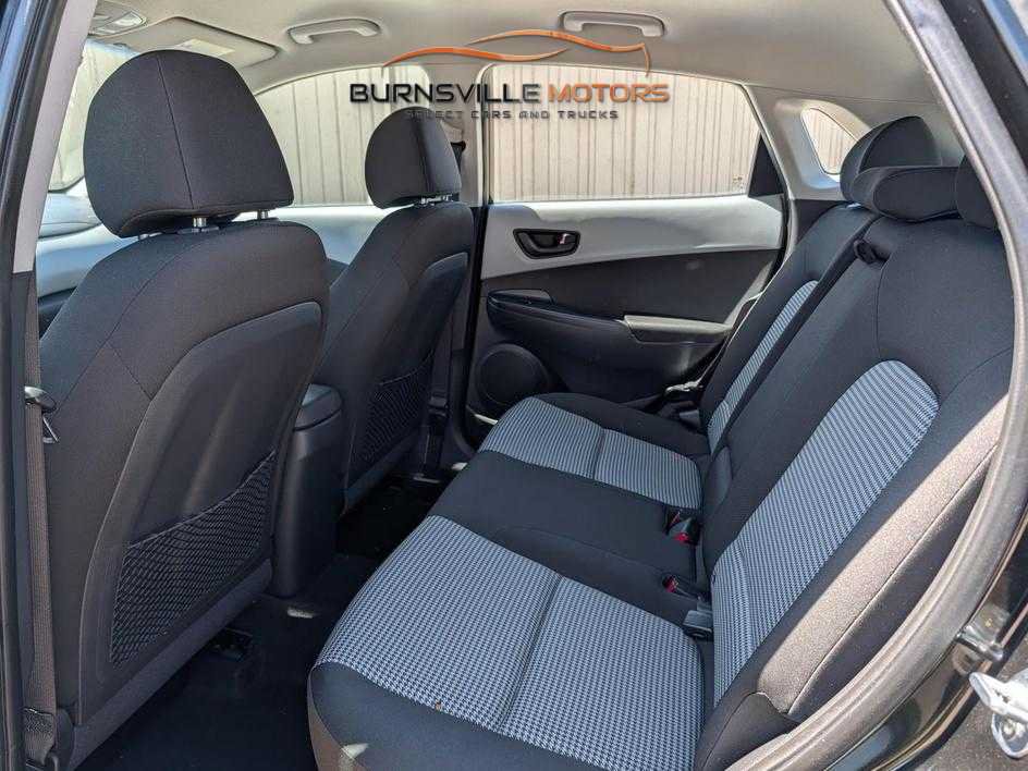 Used 2019 Hyundai Kona SE AWD/4WD image 11