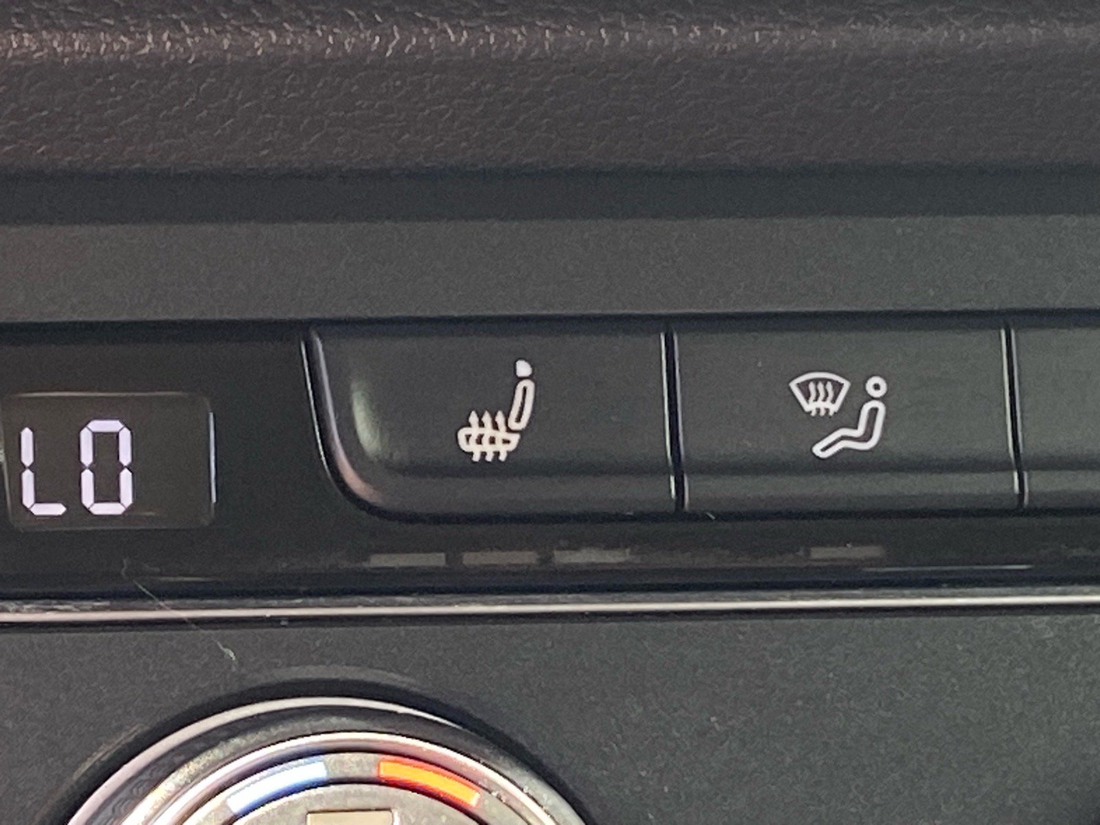Used 2019 Volkswagen Tiguan SE FWD image 14