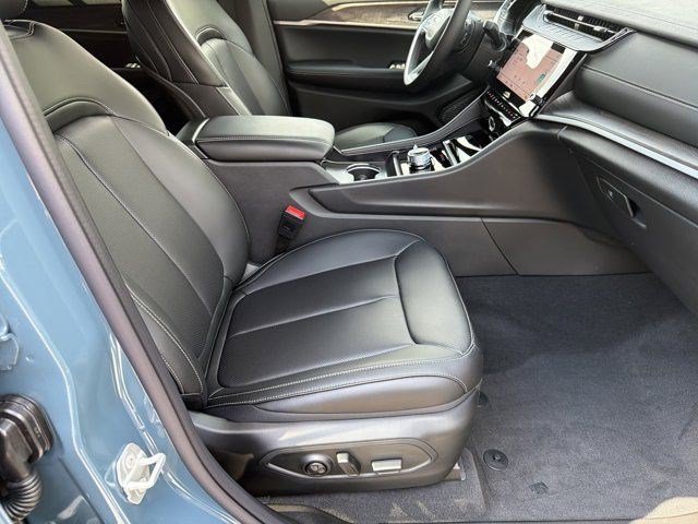 Used 2026 Jeep Grand Cherokee L Limited w/ Luxury Tech Group II AWD/4WD image 19