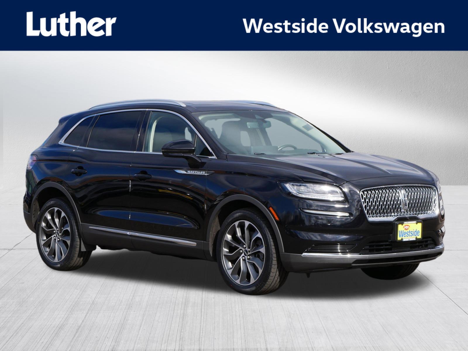 Used 2022 Lincoln Nautilus Reserve image 1