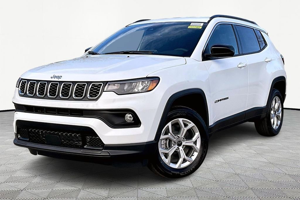 New 2026 Jeep Compass Latitude image 2