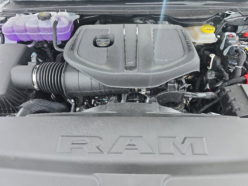 New 2026 RAM 1500 Express AWD/4WD image 11