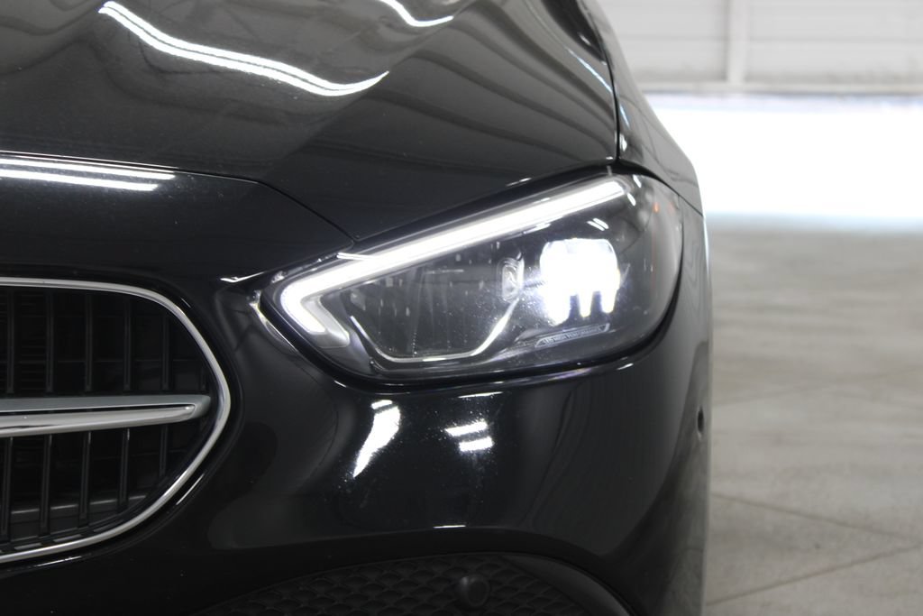 Used 2025 Mercedes-Benz C 300 Sedan image 12