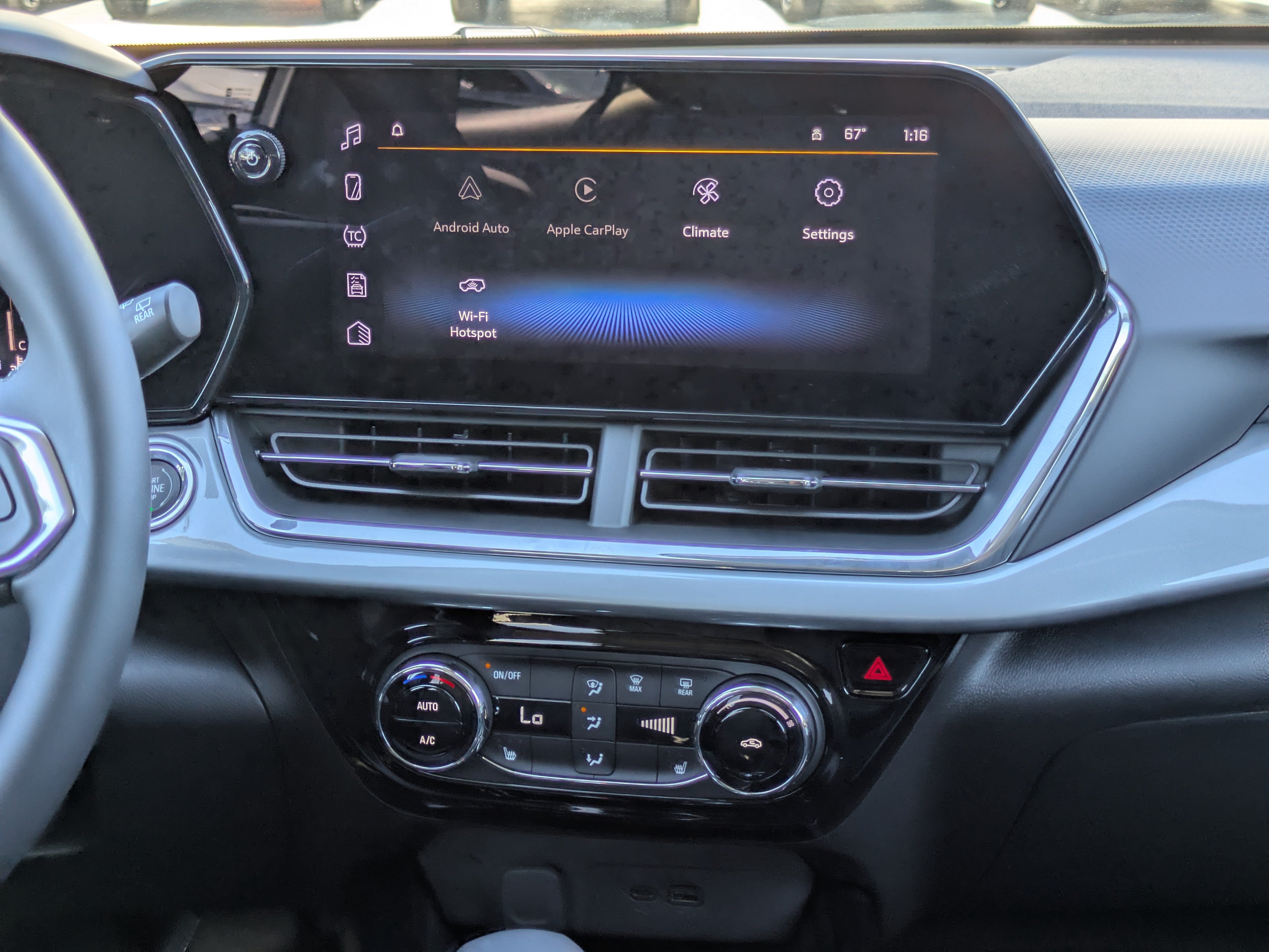 New 2025 Chevrolet Trax LT w/ Driver Confidence Package FWD image 5
