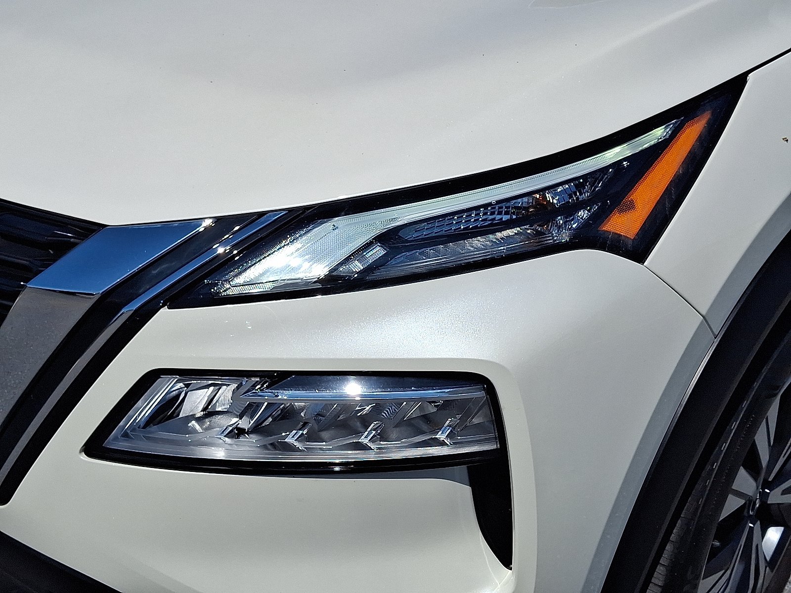 Used 2023 Nissan Rogue SV AWD/4WD image 10